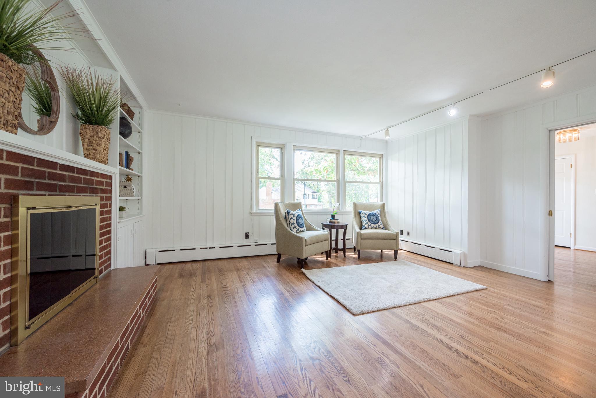 217 Cheltenham Road Newark, DE 19711 - Photo 16 of 53 Pocket Door to Foyer