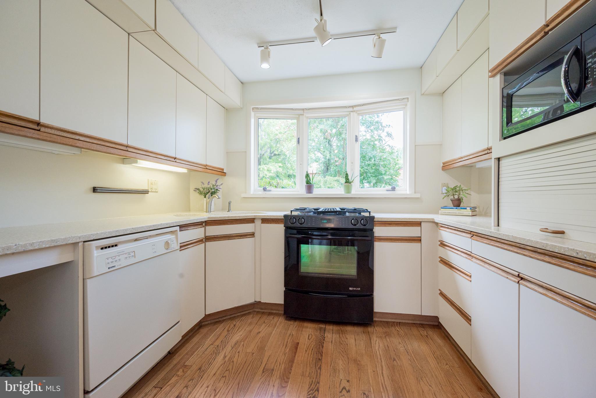 217 Cheltenham Road Newark, DE 19711 - Photo 19 of 53 Well Equipped Kitchen