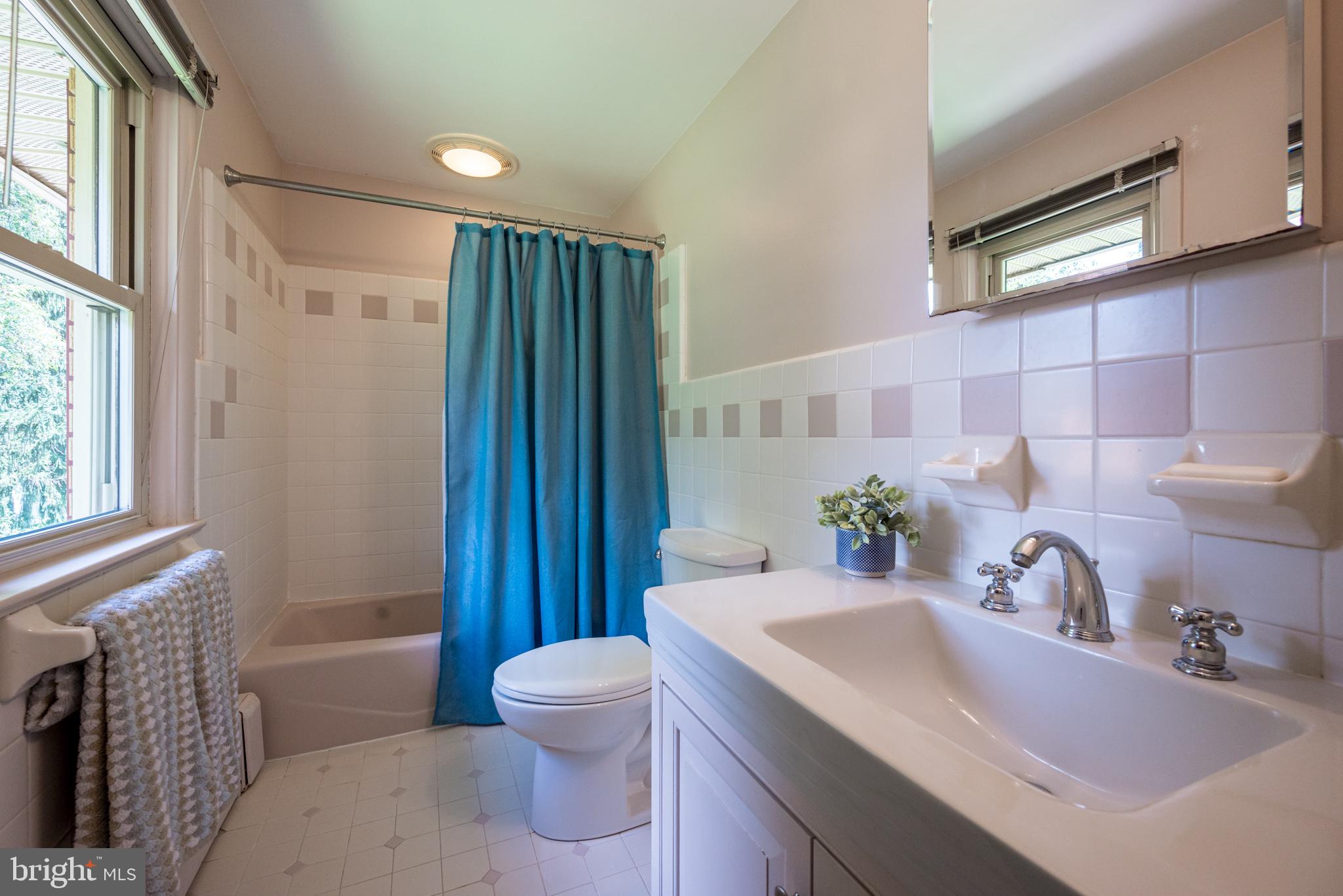 217 Cheltenham Road Newark, DE 19711 - Photo 49 of 53 2nd Floor Full Bath