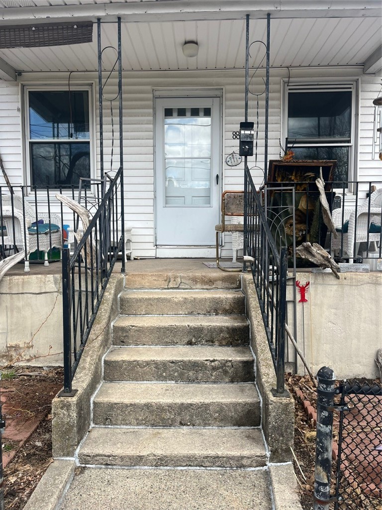 88 Mill Street Cumberland, RI 02864 - Photo 4 of 46