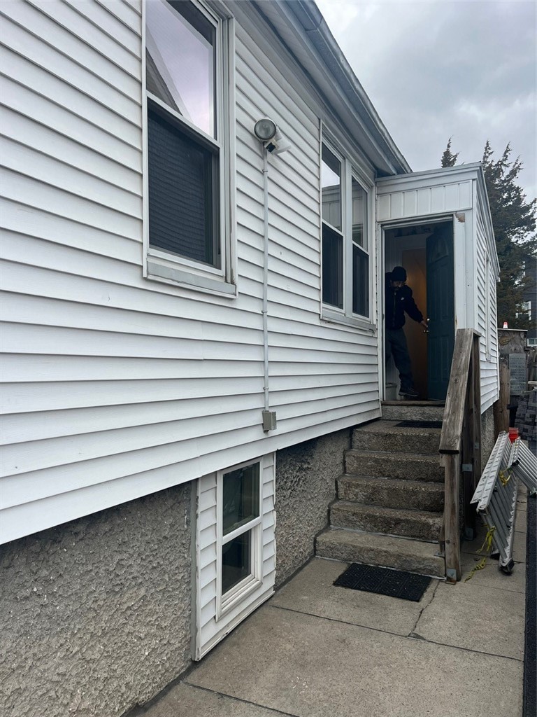 88 Mill Street Cumberland, RI 02864 - Photo 7 of 46