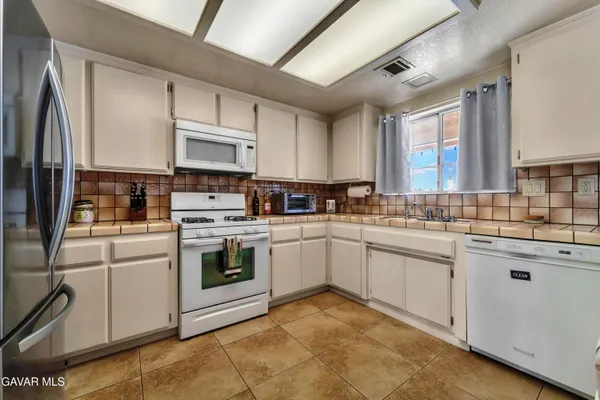 $499,900 | 8016 Avenue D 12 W Lancaster Ca West, Lancaster, CA 93536