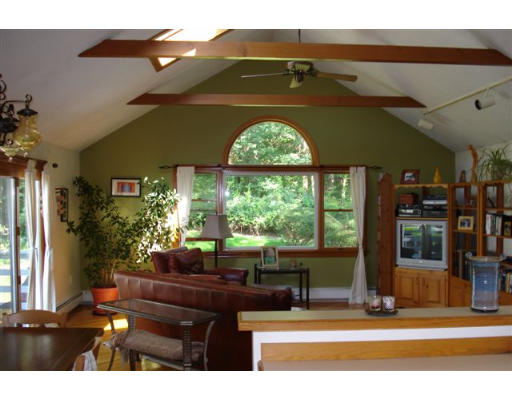 34 Wheelock Road Waltham, MA 02453 - Photo 3 of 14 Gallery Image 3