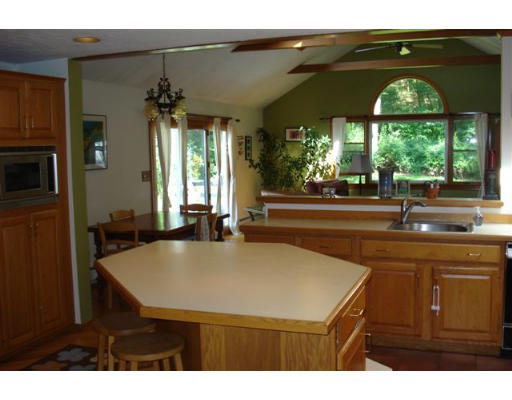 34 Wheelock Road Waltham, MA 02453 - Photo 5 of 14 Gallery Image 5