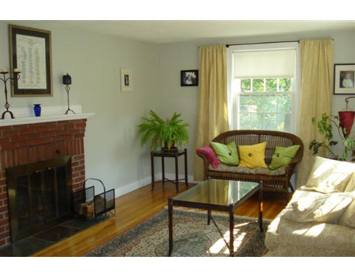 34 Wheelock Road Waltham, MA 02453 - Photo 6 of 14 Gallery Image 6