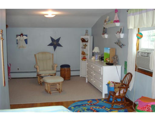 34 Wheelock Road Waltham, MA 02453 - Photo 8 of 14 Gallery Image 8