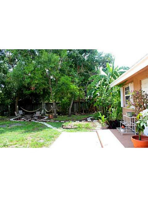 5401 Buchanan Road Delray Beach, FL 33484 - Photo 11 of 22 Exterior Back.