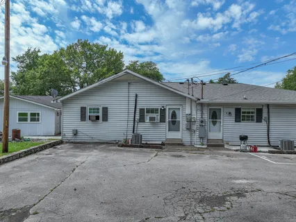 $1,595 | 302 A Dobbins Pike, Gallatin, TN 37066