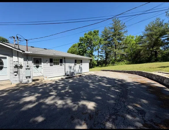 $1,595 | 302 A Dobbins Pike, Gallatin, TN 37066
