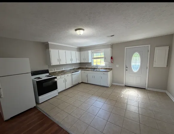 $1,595 | 302 A Dobbins Pike, Gallatin, TN 37066