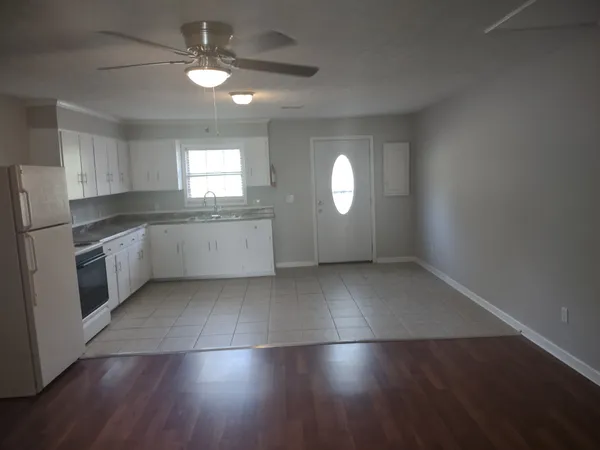 $1,695 | 302 A Dobbins Pike, Gallatin, TN 37066