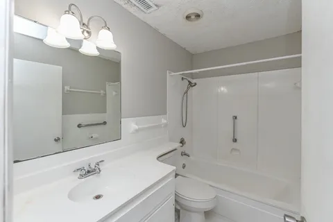 $1,595 | 302 A Dobbins Pike, Gallatin, TN 37066
