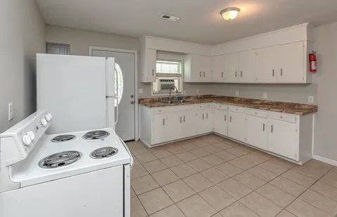 $1,695 | 302 A Dobbins Pike, Gallatin, TN 37066