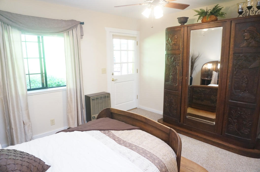72 Spring Hill Road Weaverville, CA 96093 - Photo 18 of 24 Bedroom in guest house