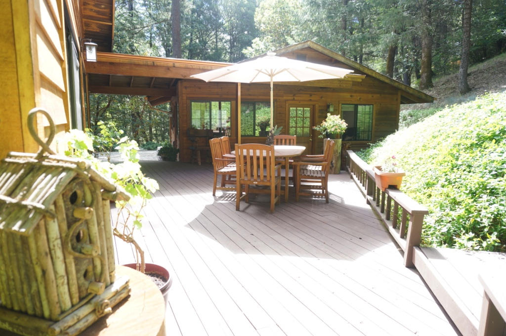 72 Spring Hill Road Weaverville, CA 96093 - Photo 19 of 24 Side deck