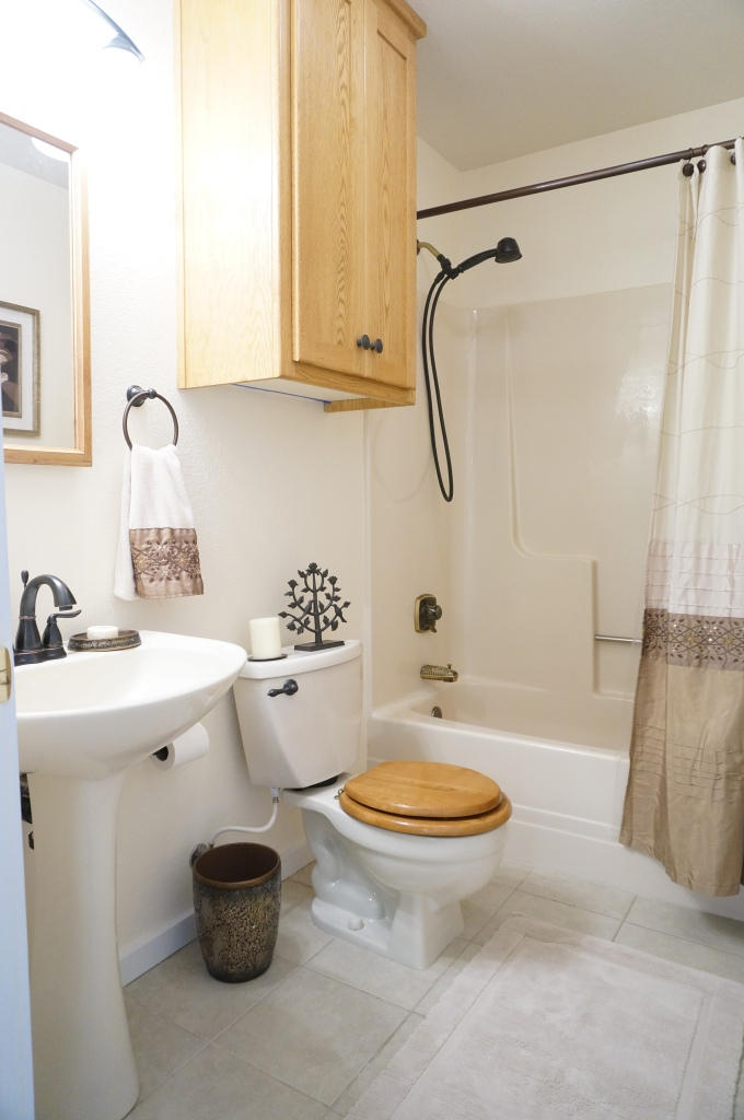 72 Spring Hill Road Weaverville, CA 96093 - Photo 20 of 24 Bathroom in guest house