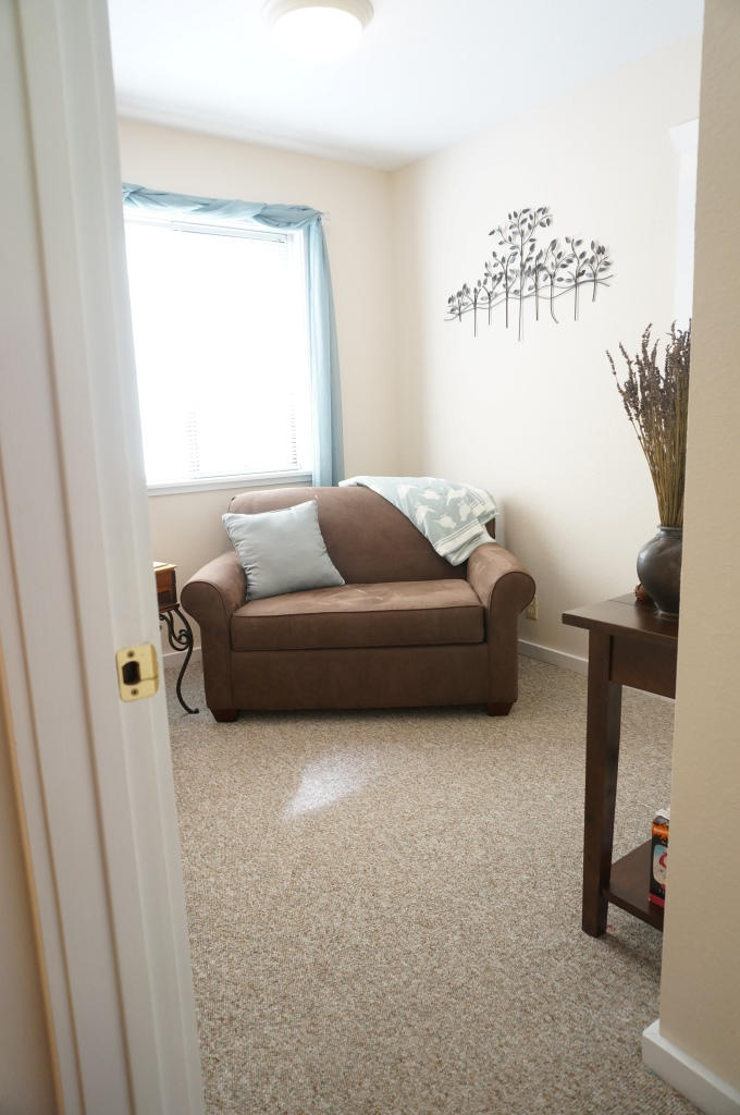 72 Spring Hill Road Weaverville, CA 96093 - Photo 21 of 24 Sitting room in guest house