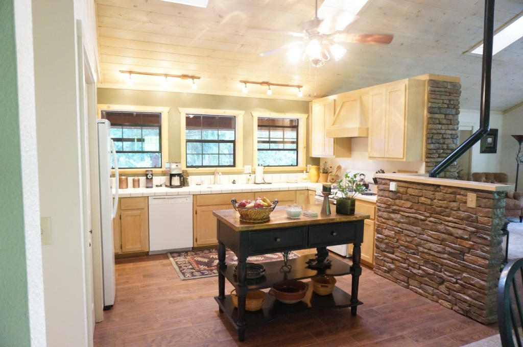 72 Spring Hill Road Weaverville, CA 96093 - Photo 4 of 24 Custom Kitchen