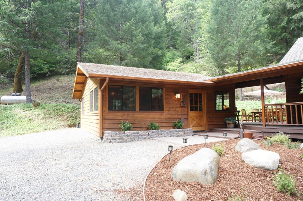 72 Spring Hill Road Weaverville, CA 96093 - Photo 6 of 24 Guest House/entertainment room