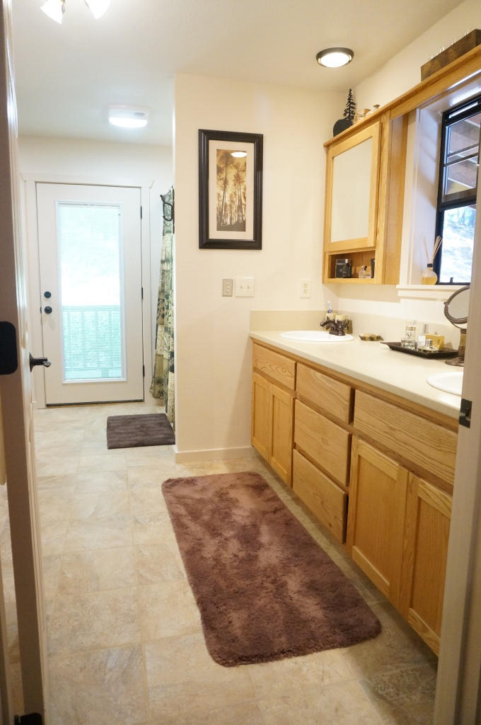 72 Spring Hill Road Weaverville, CA 96093 - Photo 10 of 24 Master Bathroom