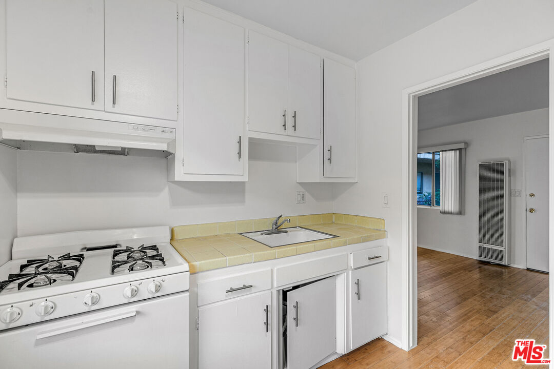 2637 South Centinela Avenue, Unit 13 Santa Monica, CA 90405 - Photo 7 of 15