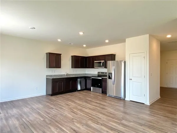 $1,695 | 239 Grand Central Way, Cartersville, GA 30120