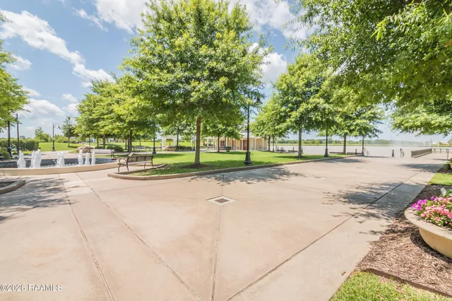 $319,999 | 108 Harbourside Drive, Youngsville, LA 70592