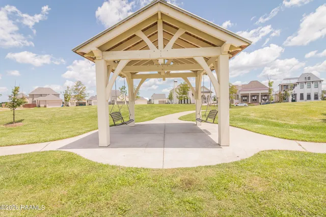 $319,999 | 108 Harbourside Drive, Youngsville, LA 70592