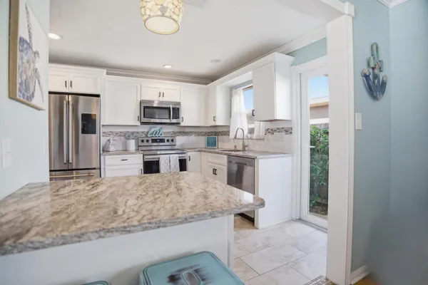 $4,500 | 525 North L Street, Lake Worth Beach, FL 33460