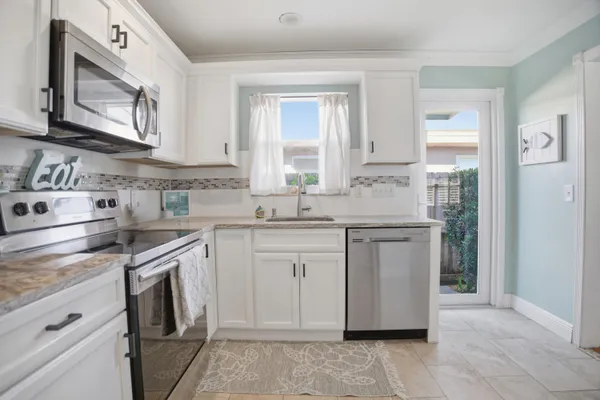 $4,500 | 525 North L Street, Lake Worth Beach, FL 33460