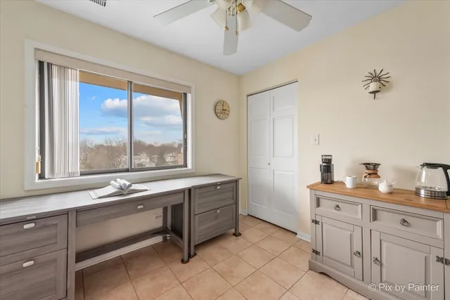 $232,900 | 3350 North Carriageway Drive, Unit 411, Arlington Heights, IL 60004