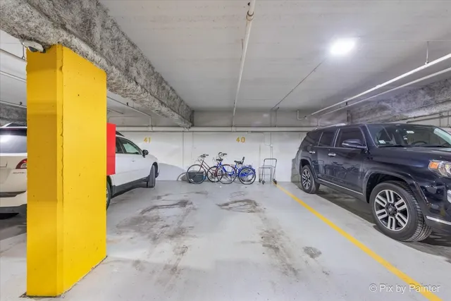 $232,900 | 3350 North Carriageway Drive, Unit 411, Arlington Heights, IL 60004