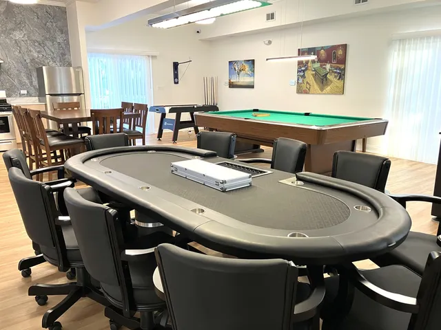 $232,900 | 3350 North Carriageway Drive, Unit 411, Arlington Heights, IL 60004