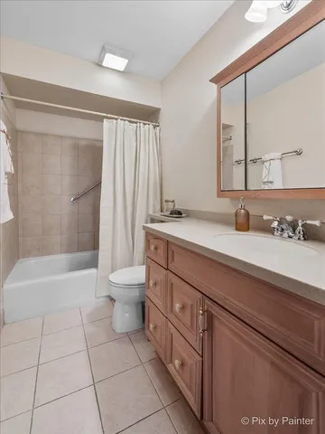 $232,900 | 3350 North Carriageway Drive, Unit 411, Arlington Heights, IL 60004