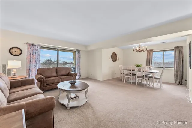 $232,900 | 3350 North Carriageway Drive, Unit 411, Arlington Heights, IL 60004