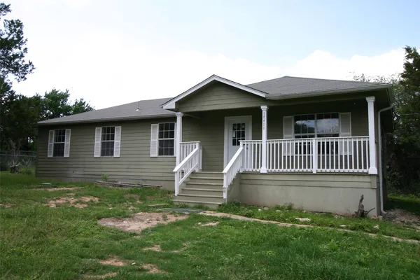 $1,950 | 18408 East Lakeview Drive, Jonestown, TX 78645