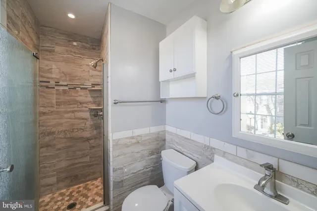 $2,395 | 19611 Rhinestone Drive, Germantown, MD 20874