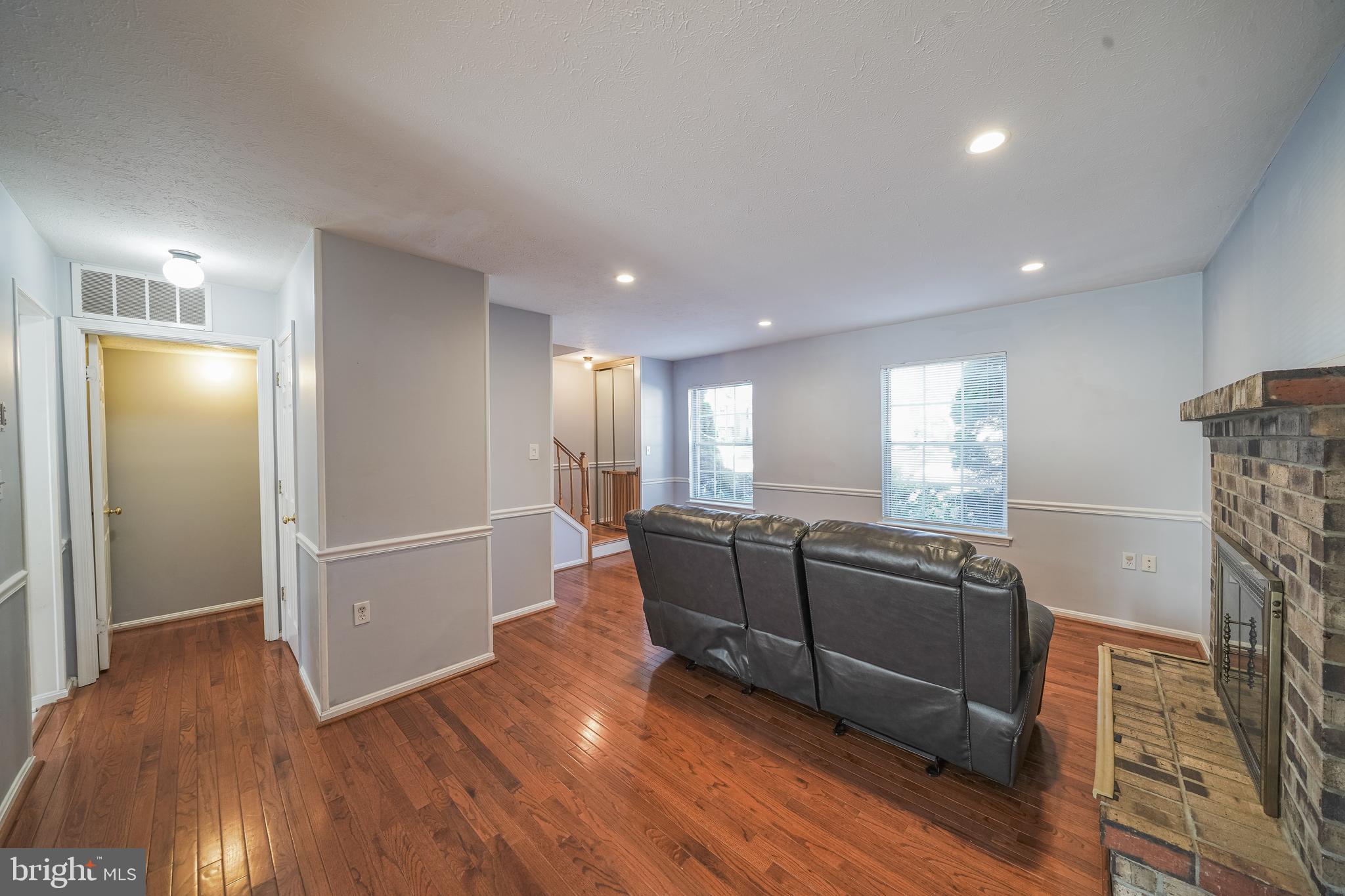 19611 Rhinestone Drive Germantown, MD 20874 - Photo 6 of 47 living room
