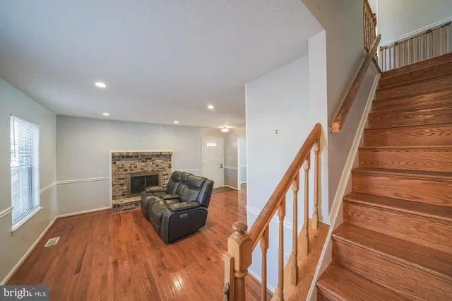 $2,395 | 19611 Rhinestone Drive, Germantown, MD 20874