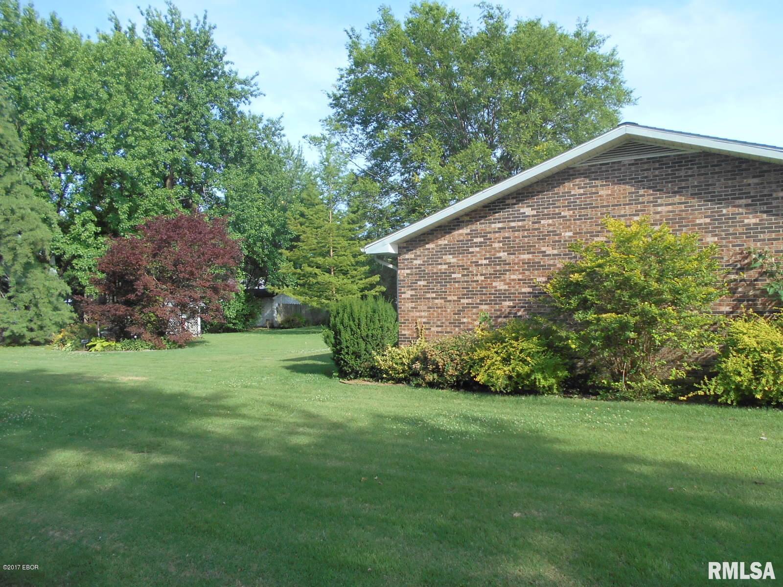 720 North Locust Street Flora, IL 62839 - Photo 8 of 50 Gallery Image 8