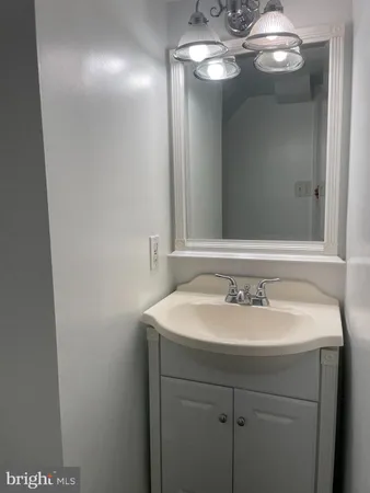 $3,000 | 2011 27th Street South, Arlington, VA 22206