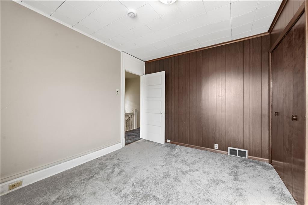 7215 Whipple Street Pittsburgh, PA 15218 - Photo 25 of 46 an empty room with closet