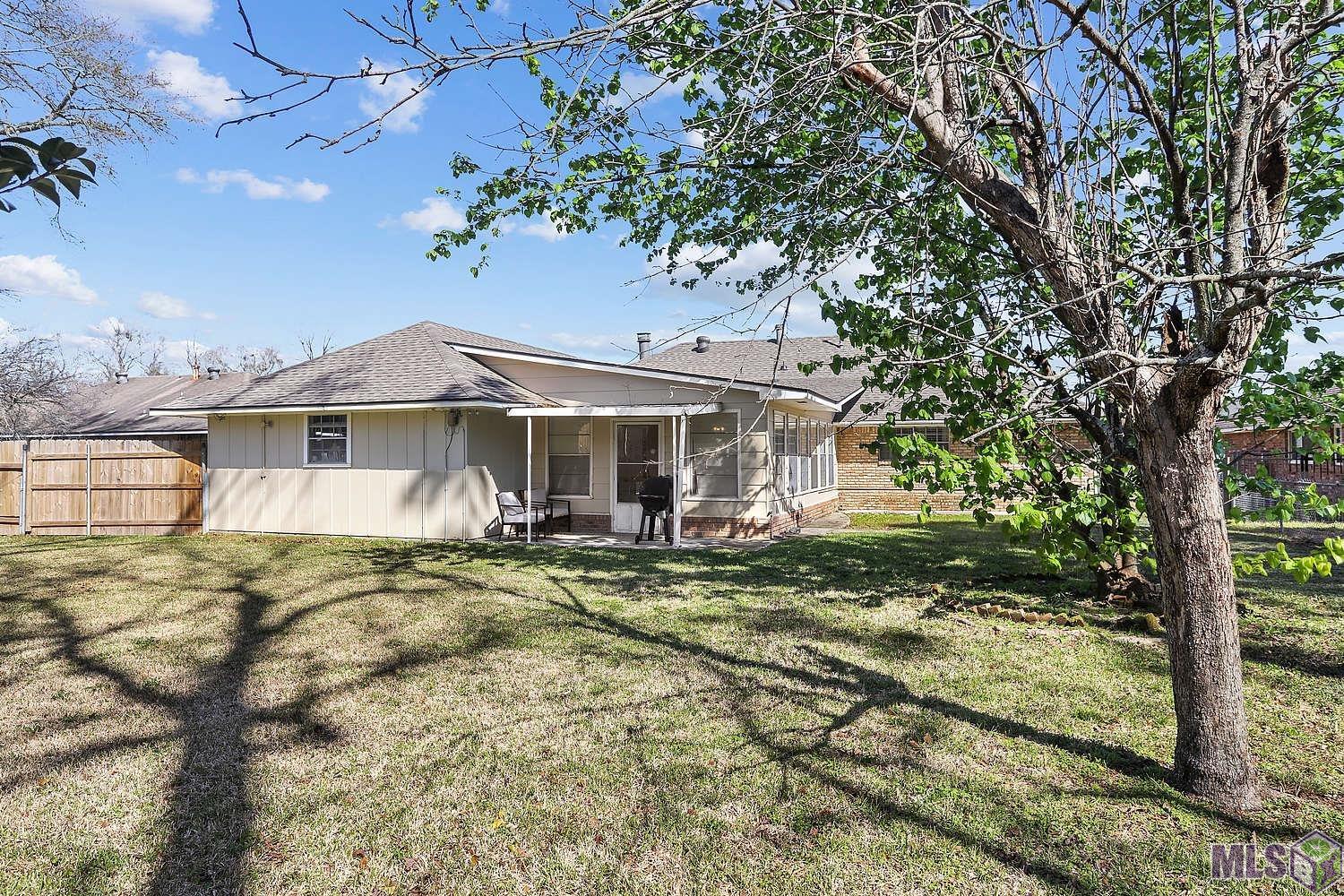 9838 Azrok Avenue Baton Rouge, LA 70809 - Photo 3 of 16