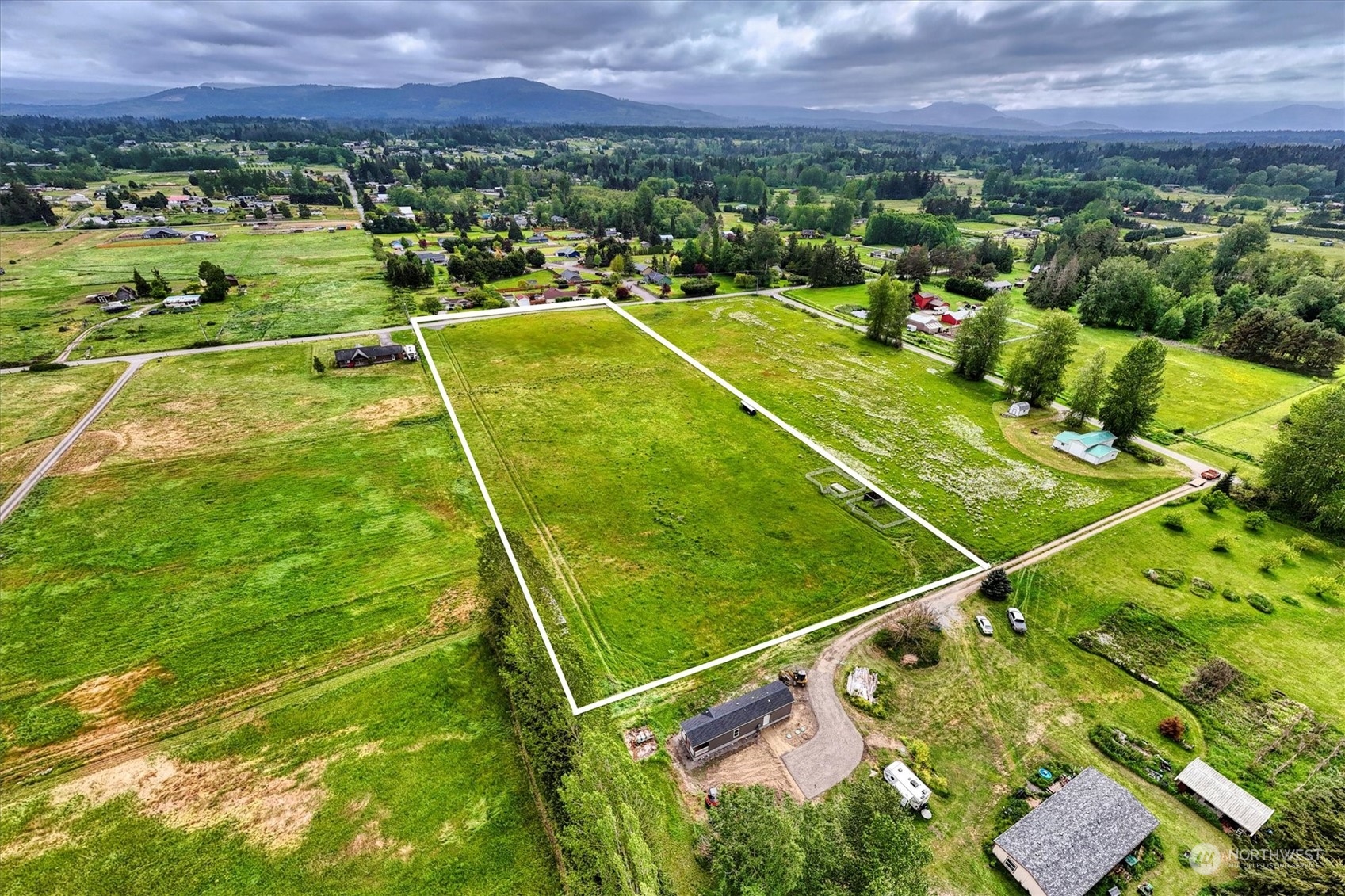 999 Spath Road Sequim, WA 98382 - Photo 13 of 20 a view of a tennis court