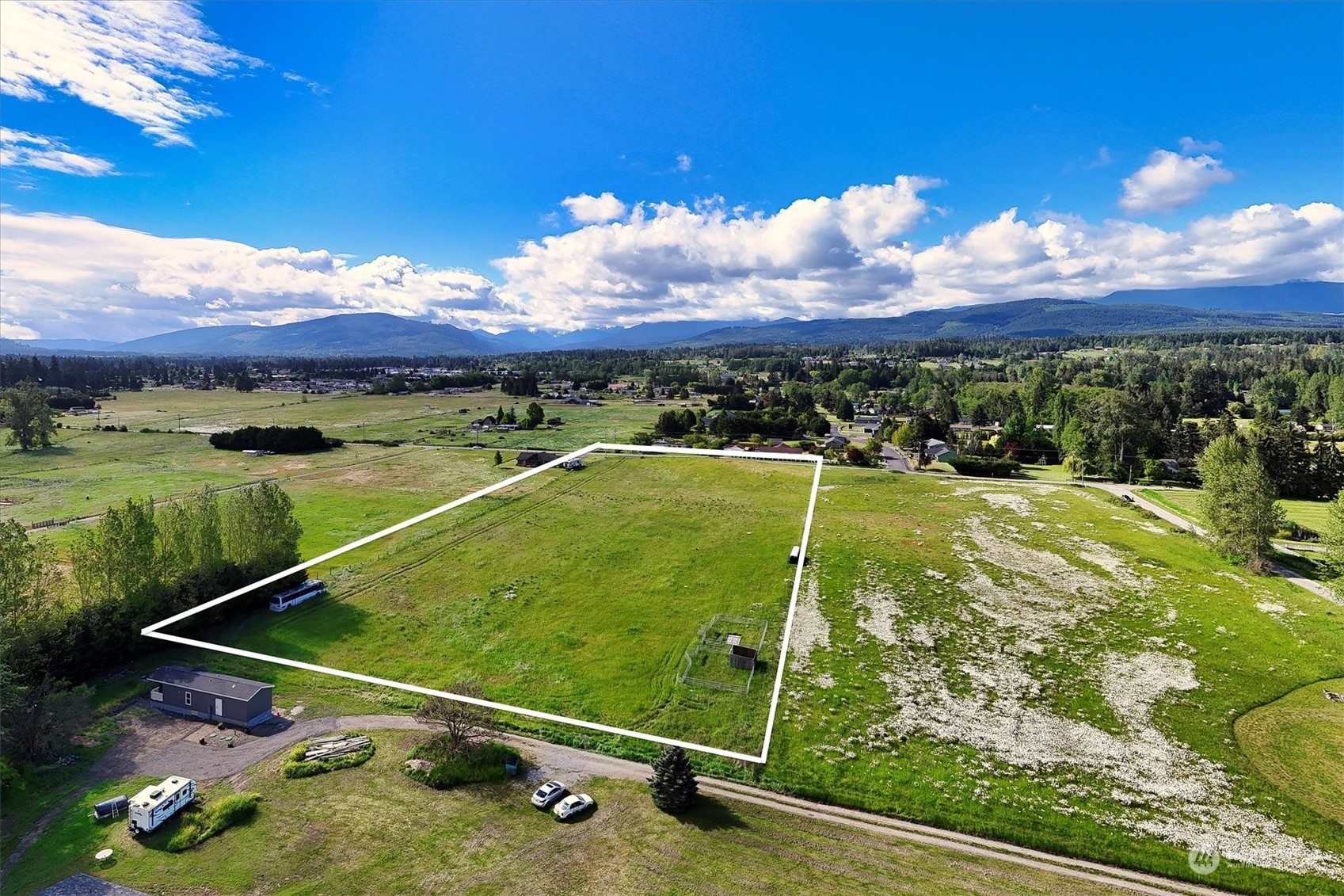 999 Spath Road Sequim, WA 98382 - Photo 5 of 20 a view of a tennis court