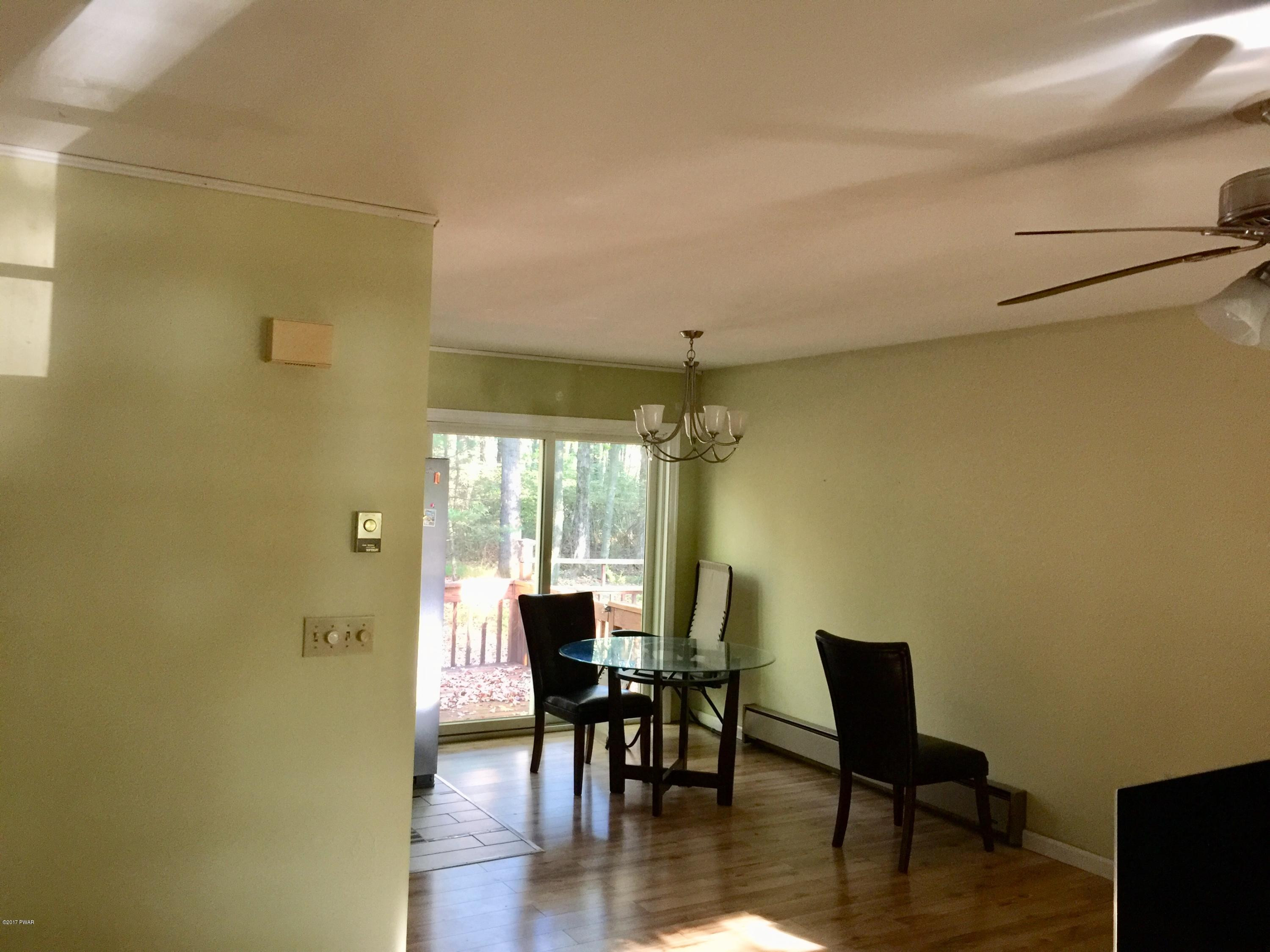 128 Sycamore Terrace Dingmans Ferry, PA 18328 - Photo 3 of 9 Dining