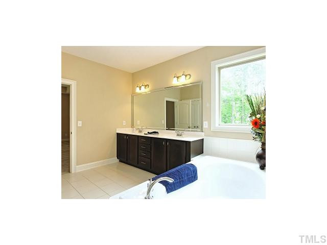 12904 Saxon Way Raleigh, NC 27613 - Photo 14 of 25 Master Bath/Spa