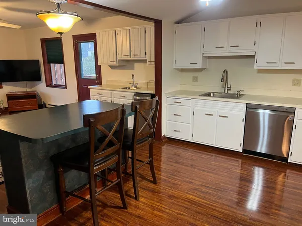 $577,000 | 1989 Forest Lane, Allentown, PA 18103