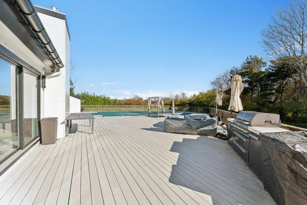 $4,499,000 | 32 Tanners Neck Lane, Westhampton, NY 11977