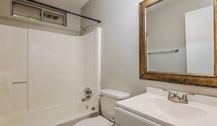 1500 Seacroft Road Charleston, SC 29412 - Photo 9 of 11 Seacroft bath